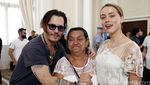 Momen-momen Kemesraan Johnny Depp dan Amber Heard