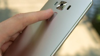 Zenfone 3 Deluxe memiliki memori internal dengan kapasitas 64 GB. Juga ada varian 256 GB. Foto: androidcentral