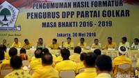 Munaslub Golkar di Bali memutuskan pembentukan tiga dewan baru di Golkar, yakni Dewan Pembina, Dewan Kehormatan, dan Dewan Pakar.