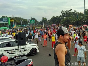Serunya Jalan Santai Bersama DGCI Bekasi Raya