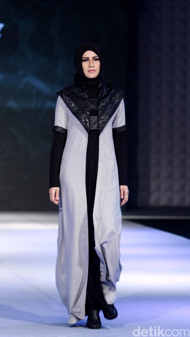 Sessa Red Label by monika Jufry detail Dialogue Muslim Fashion Festival 2016 at Plaza Selatan, Istora Senayan. Jakarta. [Foto: Mohammad Abduh/Wolipop]