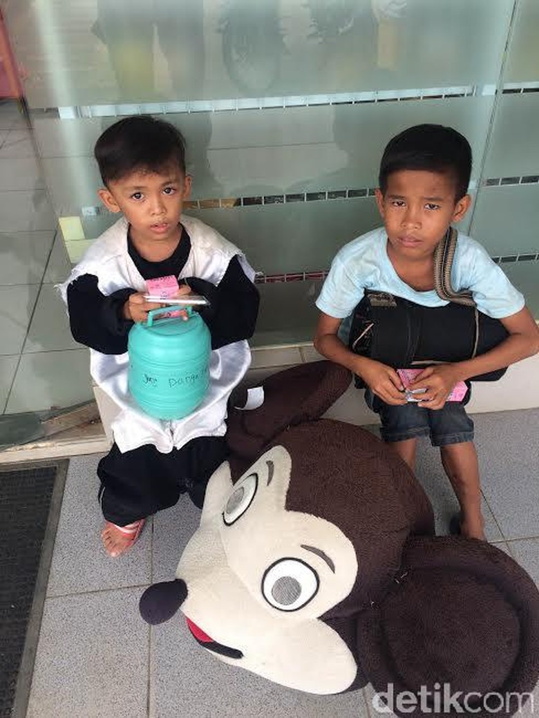 2 Pengamen Badut Cilik Mickey Mouse Dan Cita Cita Jadi Pemain