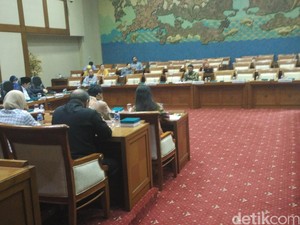 Bahas Revisi UU Terorisme, Pansus DPR Undang Ormas Termasuk FPI