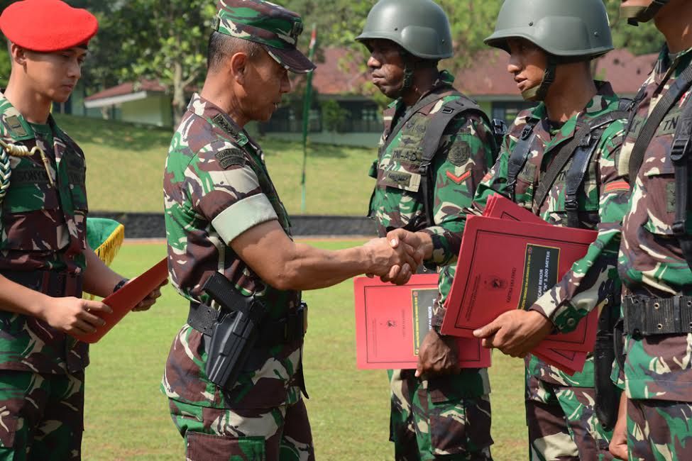 Pratu Betmen Pecahkan Rekor Waktu Tercepat Lomba Lari di 