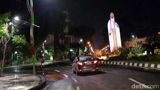 Monumen Bambu Runcing Surabaya