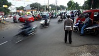 Uji coba ini dilakukan selama satu minggu dari pukul 06.00-10.00 WIB.