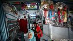 Penjual Miniatur Ondel-ondel di Setu Babakan