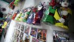 Penjual Miniatur Ondel-ondel di Setu Babakan