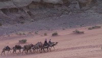 Foto: Beberapa suku Badui yang merupakan suku asli setempat, pun terlihat sepanjang perjalanan. Mereka cukup ramah kepada turis (Madin/detikTravel)