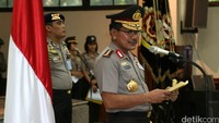 Selain itu, Kapolri juga melantik Kapolda Sulawesi Barat yang baru, yaitu Brigjen Lukman Wahyu Hariyanto. Lukman sebelumnya menjabat Karoprovos Div Propam Polri.