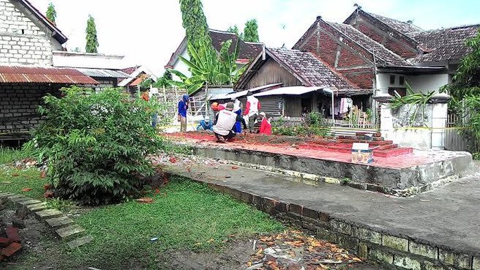 Makam Abal-abal Sepanjang 7 Meter Kembali Dibongkar
