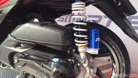 Shock bagian belakang merupakan salah satu penambahan aksesoris modifikasi untuk Mio Z dan Mio Soul GT. Foto: Putera Group