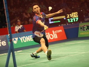 Lolos, Jonatan Hadapi Lin Dan di Babak Kedua
