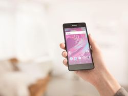 Sony Xperia E5 Tampil Menawan