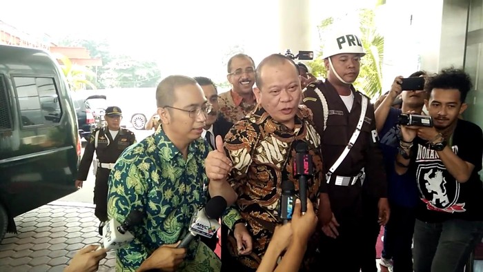 La Nyalla Diperiksa di Kejagung, Jaksa: Sidangnya Tetap di Surabaya