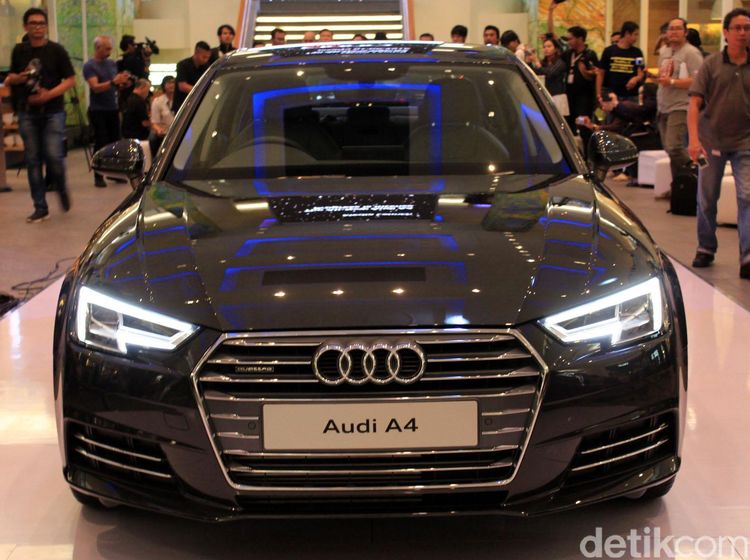 Sedan Mewah Audi A4 Meluncur