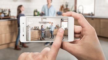 Sony membekali kamera depan berukuran 5 megapixel. Foto: sony mobile