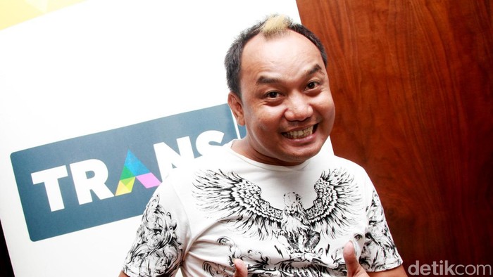 Azis Gagap di jumpa pers OVJ Sahur Lagi.