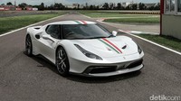 Kalau mobil super idaman, orang pasti mengenal Ferrari. Ferrari 458 masuk dalam urutan ketiga mobil yang paling banyak dicicil. Siapkan uang 175.647 untuk mencicil mobil selama total 4 tahun. Foto: Ferrari
