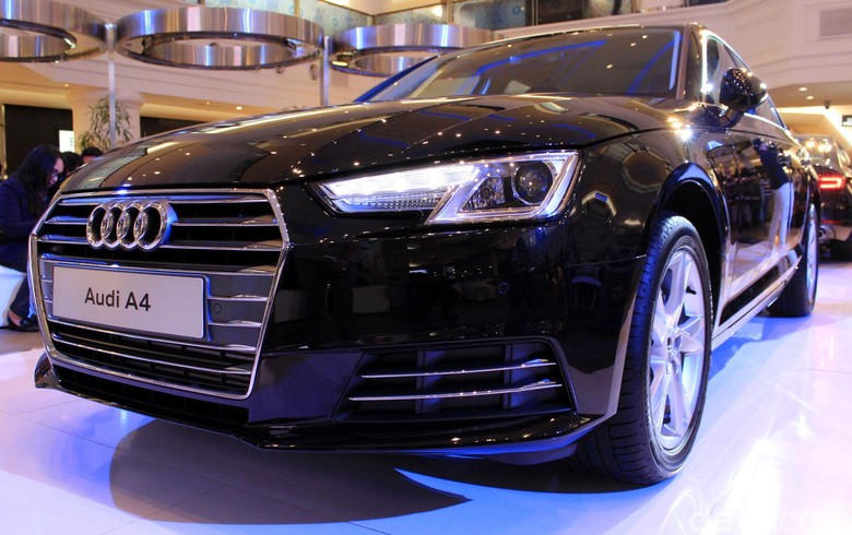 Sedan Audi A4. Foto: Lutfhi Sedan Audi A4. Foto: Lutfhi