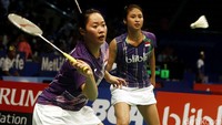Rizki/Tiara mulai bangkit di game kedua. Sempat ketinggalan 7-10, mereka berbalik memimpin 13-10 setelah mendapatkan enam poin secara berturut-turut. Pasangan Jepang mampu menyamakan kedudukan 18-18, tapi Rizki/Tiara bisa merebut game kedua setelah mendapat tiga poin tambahan.