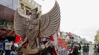 Kirab memperingati lahirnya Pancasila yang diprakarsai Korem 072 Pamungkas diikuti ribuan orang dari berbagai organisasi kepemudaan di Yogyakarta.