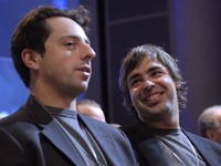 Bukannya terkesima atau takjub saat melakukan test drive pada mobil listrik Tesla, dua pendiri Google yakni Larry Page dan Sergey Brin malah dibuat kecewa. Apa sebabnya?