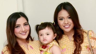 Kompaknya Ashanty, Aurel dan Arsy Berbatik