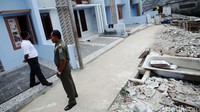 Sebanyak 9 bangunan rumah yang sudah tampak sudah siap huni. 
