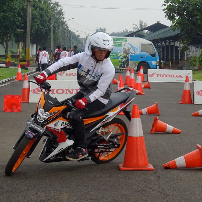 Kompetisi Gymkhana Terbesar Digelar dalam Honda Sonic InFASTion