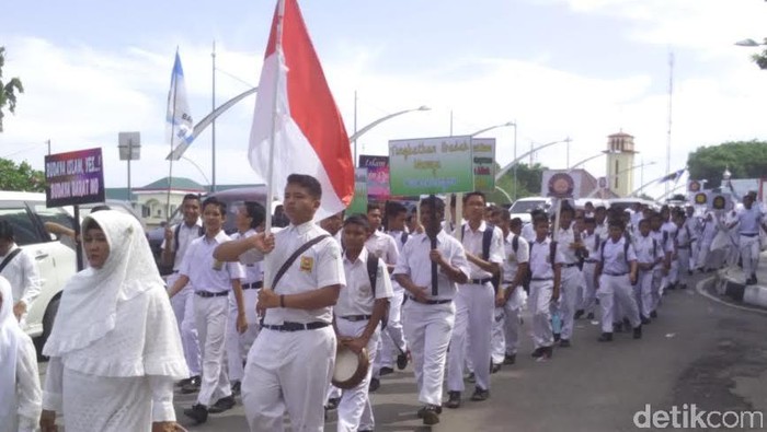 Sambut Ramadan, Ribuan Pelajar di Banda Aceh Pawai Keliling Kota