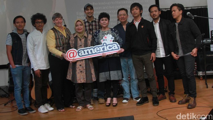 The Journey of a Backpacker Mengelilingi 30 Masjid di Tanah Jawa