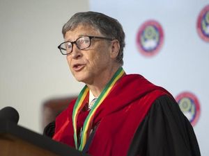 Bill Gates: Drop Out Kuliah Itu Tragis!