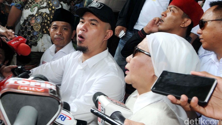 Pro-Prabowo Mau Jamin Ahmad Dhani, TKN: Ratna Sarumpaet Nggak Sekalian? Pro-Prabowo Mau Jamin Ahmad Dhani, TKN: Ratna Sarumpaet Nggak Sekalian?