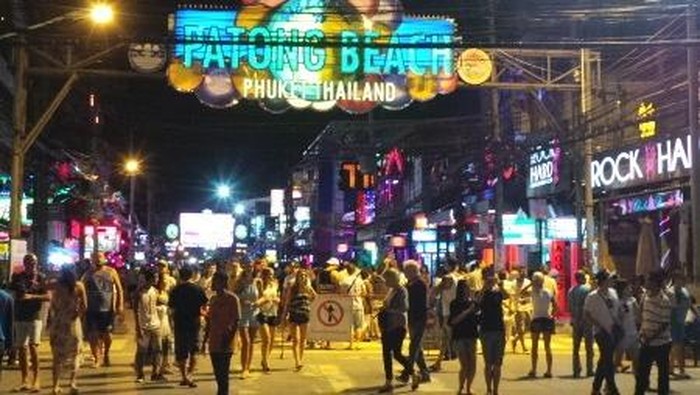 Patong Beachwalk dunia malam di Phuket
