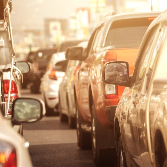 Waspada, Macet Juga Bisa Membuat Mesin Mobil Stres