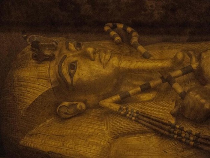 Raja Tut dan Belati mesir