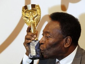 Lelang 2.000 Memorabilia, Pele: Semua Orang Butuh Uang