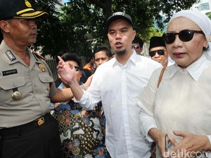Ratna Sarumpaet: Mobil Saya Diantar Pulang Petugas Dishub