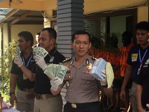 Polda Metro Tangkap Sindikat Pengedar Dolar Palsu Senilai Rp 3,6 Miliar