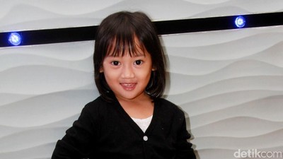 Centilnya Putri Rian dMasiv