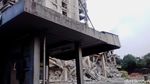 Gedung Tua di Bintaro Roboh