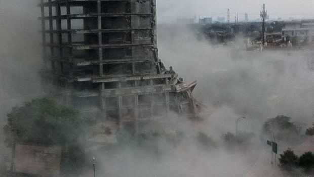 Gedung 17 lantai dinyatakan tidak lulus tes kelayakan.