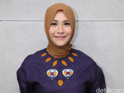 Zaskia Mecca si Ibu Cantik dan Stylish