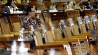 Dengan disahkannya UU Pilkada, maka menjadi acuan bagi penyelenggara pemilu menggelar Pilkada mulai 2016 ini.