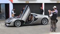 Mobil McLaren 570S juga menjadi populer karena memiliki performa yang dahsyat.Siapkan uang 164.257 poundsterling selama 4 tahun mencicil. Foto: M Luthfi Andika