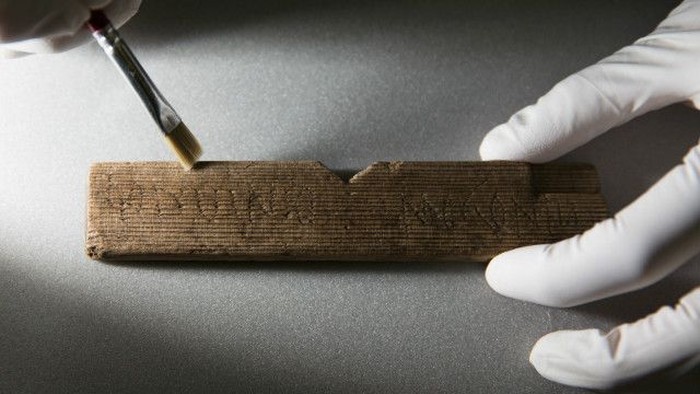 Dokumen Tulisan Tangan Tertua Era Romawi Ditemukan di Inggris