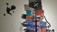 Karya Sally Smart (Australia) yang berjudul The Exquisite Pirate: Oddysey dengan material kain yang ia dapat dari Pasar Malioboro, Yogyakarta.