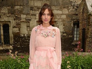 Foto: Gaya Fashionista Hadiri Fashion Show Gucci di Gereja London