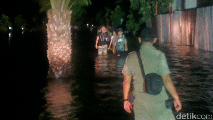Tanggul Jebol, Listrik di Kawasan Pantai Mutiara Dipadamkan